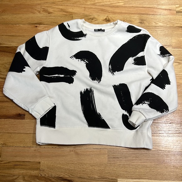 Zara preloved white and black sweatshirt🔥❤️🍂 - Picture 6 of 8